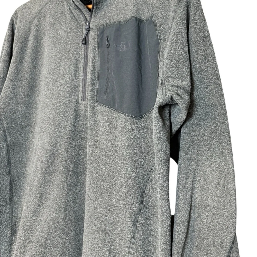 The North Face Men’s Medium Gray Quarter Zip Fleece Pullover Sweatshirt